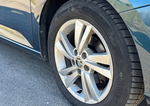 Skoda Fabia cena 37900 przebieg: 167600, rok produkcji 2020 z Warszawa małe 232